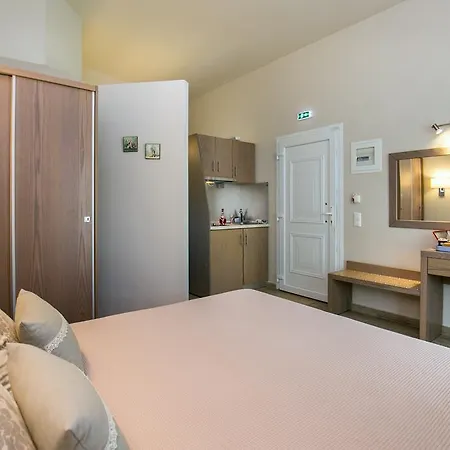 Venice Deluxe Apartment Pefkari